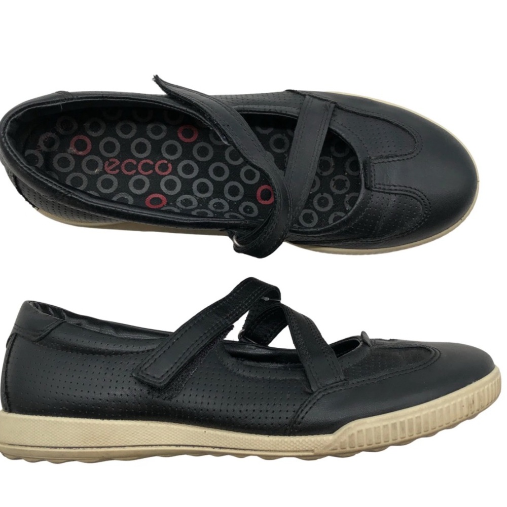 Ecco Black Leather Moccasins with Tan‎ Soles